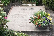 Tombstone Erich von Manstein - Dorfmark, Bad Fallingbostel ...