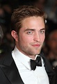 Robert Pattinson Moves Out! - The Hollywood Gossip