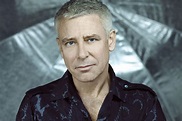 Hoy, 13 de marzo Adam Clayton, bajista de U2 cumple 55 años - HEi MUSICA