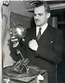Arthur Compton, 1935. Compton won the Nobel Prize in 1927 for ...