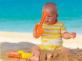 28 Baby Beach Essentials for a Perfect Day at the Beach - Baby Can Travel