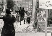 20 photos marquantes du Mur de Berlin, de sa construction à sa destruction