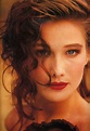 40 Gorgeous Portrait Photos of Carla Bruni as a Fashion Model in the ...