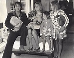 Paul McCartney, his wife Linda, two-year old Stella (on Mom's knee ...