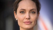 La trágica historia de la vida real de Angelina Jolie - Español news24viral