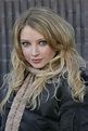 15+ Amazing Pictures of Elisabeth Harnois - Swanty Gallery