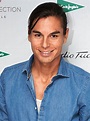 Compare Julio Iglesias Jr. height, weight, eyes, hair color with other ...