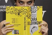 El libro Mirror, mirror de Cara Delevingne llega a España