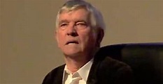 Tom Courtenay Biography - Facts, Childhood, Family Life & Achievements