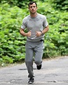 Justin Theroux Mortified Over Jogging in Sweatpants | PEOPLE.com