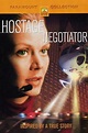 Reparto de Hostage Negotiator (película 2001). Dirigida por Keoni ...