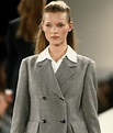 Kate Moss show Calvin Klein - 1994 | Kate moss, Vintage calvin klein ...