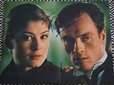 James Bond 007: Die Another Day - Double signed by Rosamund - Catawiki