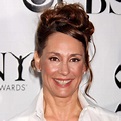 Laurie Metcalf Bio - Born, age, Family, Height and Rumor