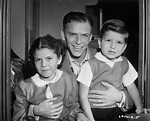 Photo : Frank Sinatra et ses enfants Frank Sinatra Jr. et Nancy Sinatra ...