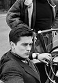 Alain Delon Doing Things | Casais elegantes, Atrizes clássicas, Fotos