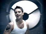 Robbie Williams :: Rock DJ screenshorts / Кадры из клипа Rock DJ
