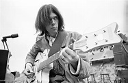 Neil Young - 1972 : r/OldSchoolCelebs