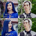 Evie and Carlos being cute and awkward | Descendants pictures, Disney ...