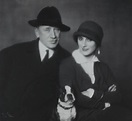 Madame d'Ora | Anna Pawlowa mit ihrem Ehemann Victor Dandré und Hund ...