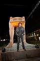 QUO VADIS Skulptur zum 30. Jahrestag des Mauerfalls in Berlin zu sehen ...