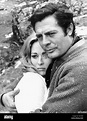 Faye Dunaway, Marcello Mastroianni, sul set del film "Un luogo per gli ...