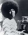 Roberta Flack Still Goes to the Capitol Hill Bar Where She Got Her Big ...