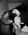 Marilyn Monroe with Edward G. Robinson is named Miss Cheesecake 1952 ...