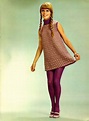 Groovy Sixties: 24 Fabulous Photos Defined the 1960s Women's Fashion ...