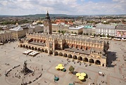 File:Sukiennice and Main Market Square Krakow Poland.JPG