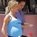 Pictures of Cameron Diaz Pregnant on Set in Atlanta | POPSUGAR Celebrity