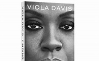 Viola Davis divulga a capa de seu livro de memórias "Finding Me ...