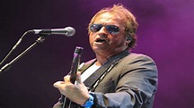 Level 42 lead singer Mark King on Lessons in Love and playing bass slap ...