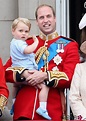 El Príncipe Guillermo con su hijo Jorge de Cambridge en el Trooping the ...