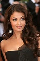 Online World Look Amazing: Actress - Aishwarya Rai Pictures