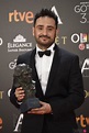 Juan Antonio Bayona con su Goya como Mejor Director - Ganadores de los ...
