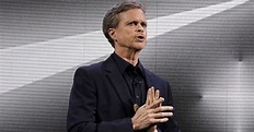 Nike's CEO Mark Parker just had his pay slashed by 71 percent