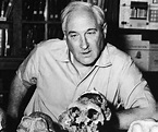 Louis Leakey Biography - Childhood, Life Achievements & Timeline