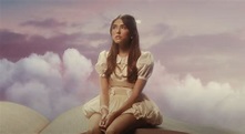 Madison Beer Shares Music Video For Excellent Song "Reckless," Again ...