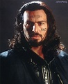 Oded Fehr who plays Ardeth Bay in the mummy movies is a silver fox now ...