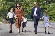 Prince William, Kate Middleton beam as they drop off kids for first day ...