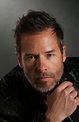Persevering ... Guy Pearce is still handsome and “pretty”, years after ...