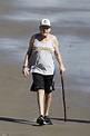 Ryan O'Neal, 76, enjoys therapeutic walk in Malibu | Daily Mail Online