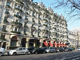 Promenade Avenue Montaigne - The parisienne