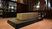 Richard III's tomb unveiled at Leicester Cathedral - BBC News