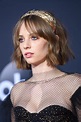 Maya Hawke sorprende a sus fans anunciando su debut como cantante ...