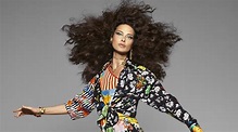Shalom Harlow leads Bella Hadid, Adut Akech and more in Versace SS19 ...