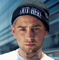 Tyler Carter - Bio, Net Worth, Engaged, Fiance, Family, Bisexual, Age ...