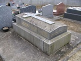 Tombe de François Mauriac à Vémars. | Cemetery