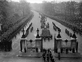 Incredible images show how Britain mourned the last time a monarch died ...